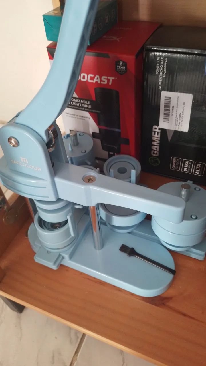 Prensa para fabricação de bottons 