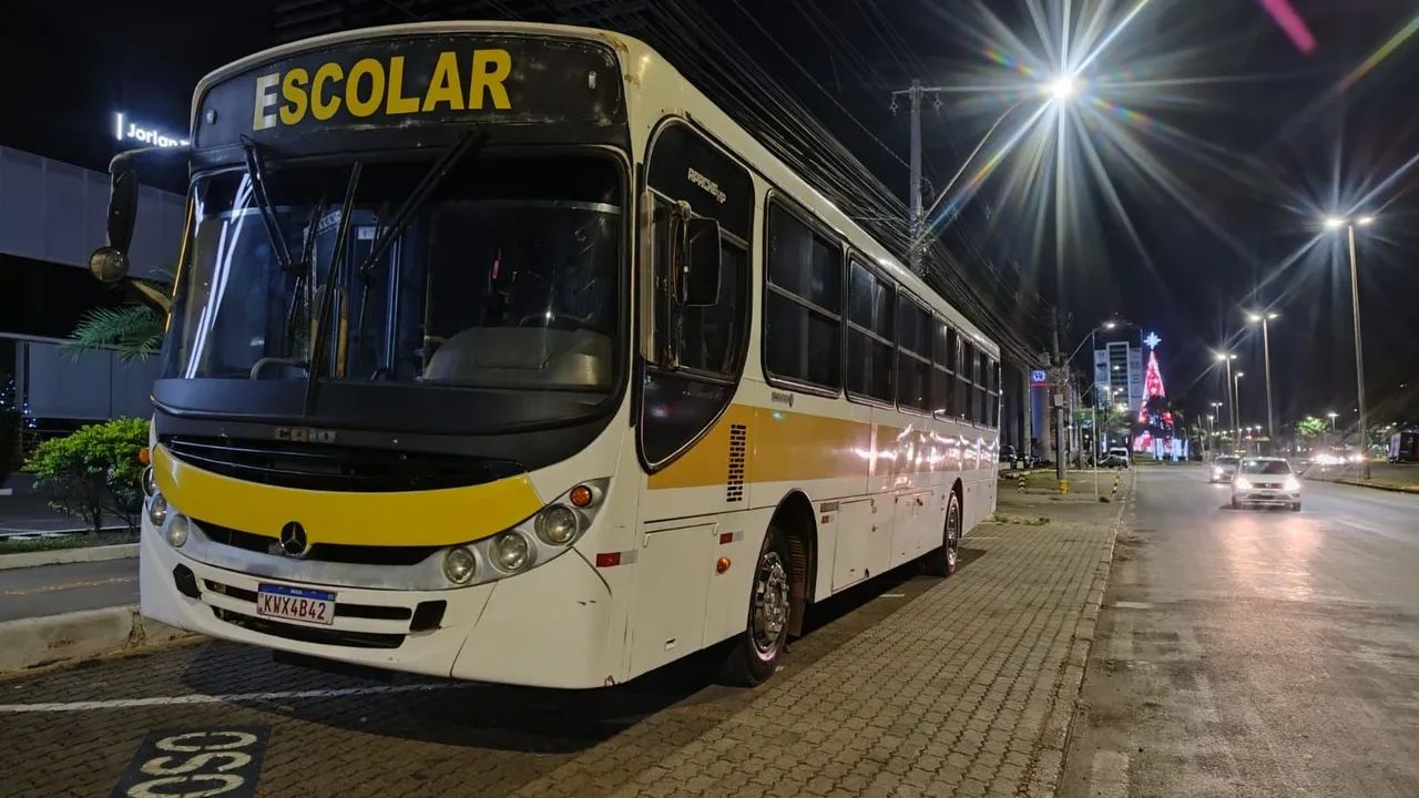 Vendo ônibus urbano 2010