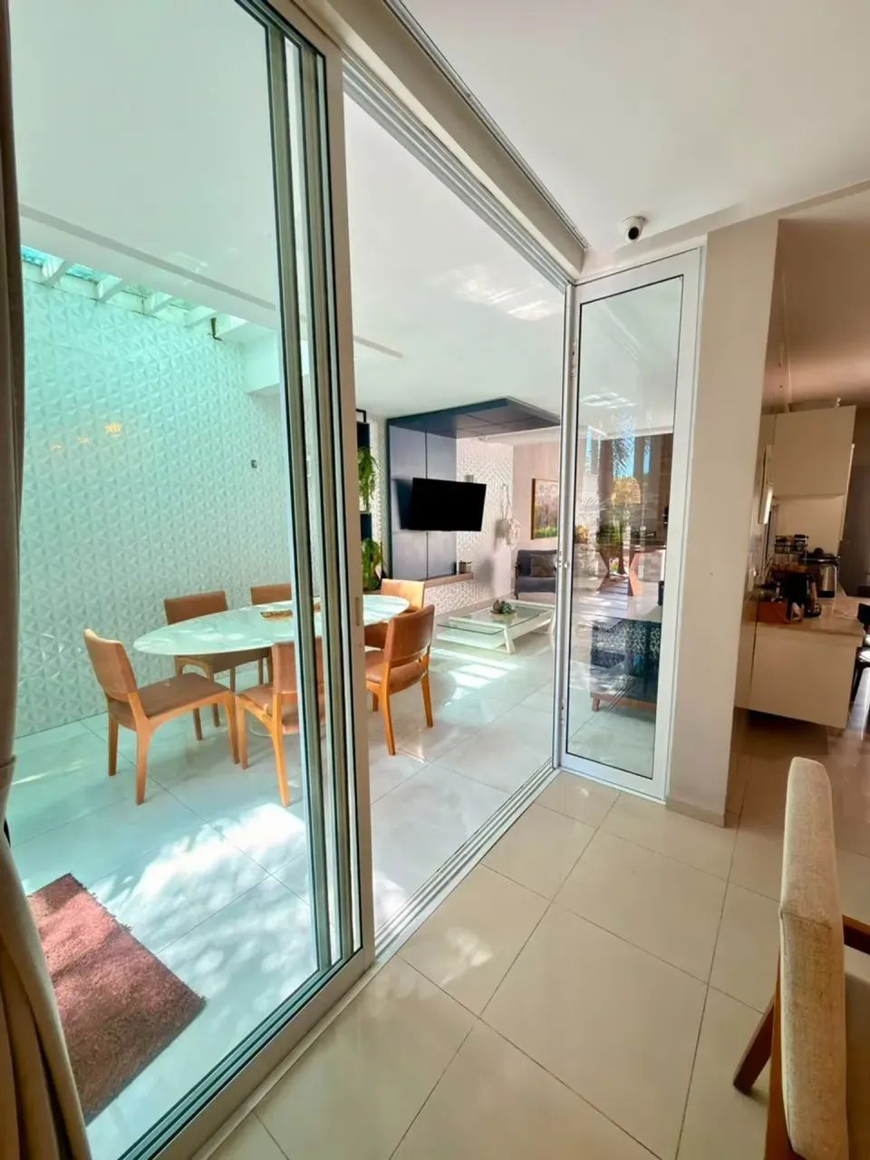 OPORTUNIDADE! CASA DUPLEX DE 135M² COM 3 QUARTOS - Foto 2