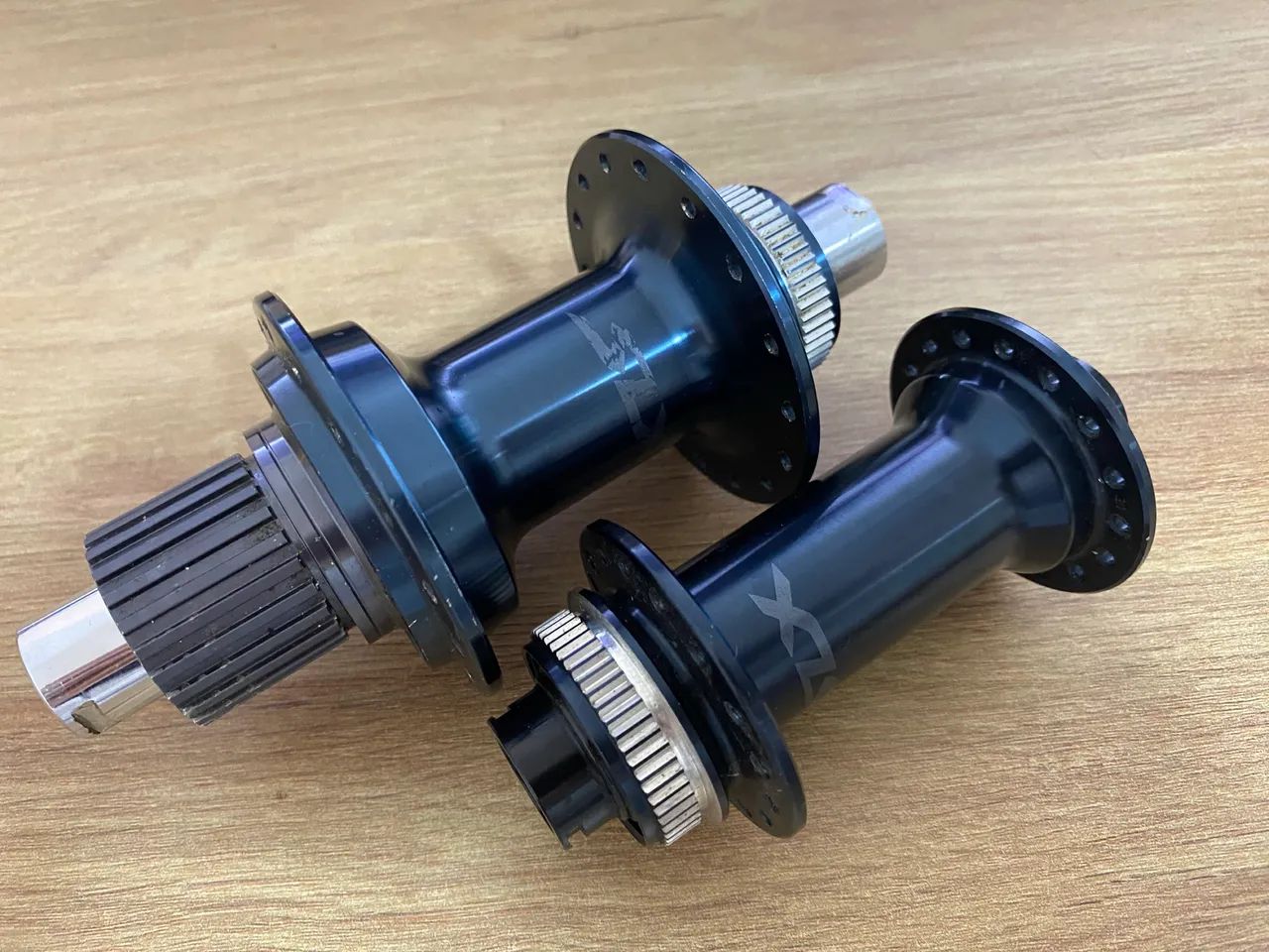 Par Cubos Shimano SLX M7110-B Boost - Foto 2