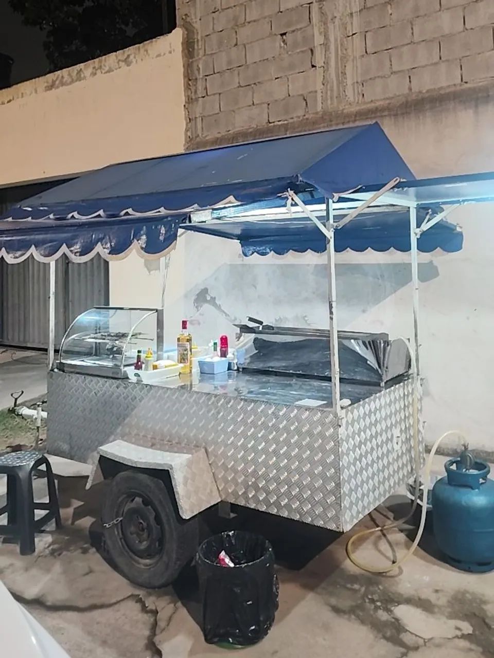 Vendo carrinho de churrasquinho com reboque  - Foto 4