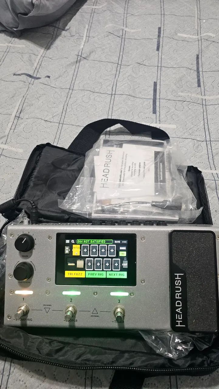 VENDO PEDALEIRA MULTI-EFEITOS HEAD RUSH MX5 (EDIÇÃO ESPECIAL PRATA