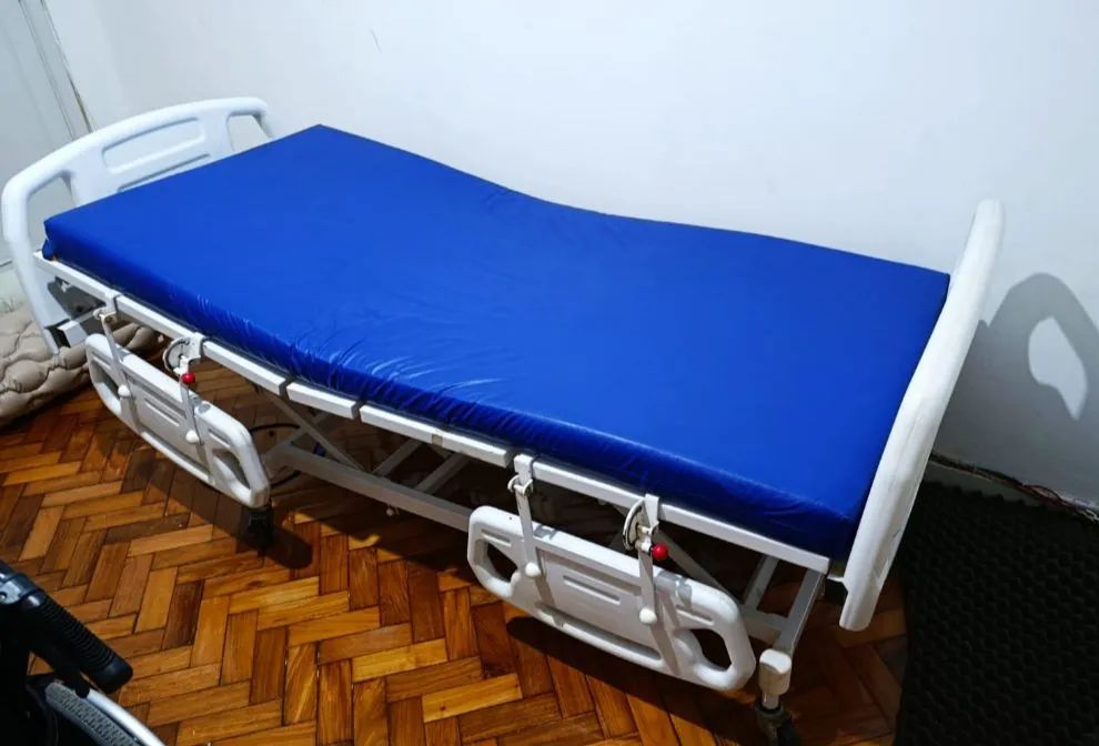 Cama hospitalar elétrica Dellamed DX3