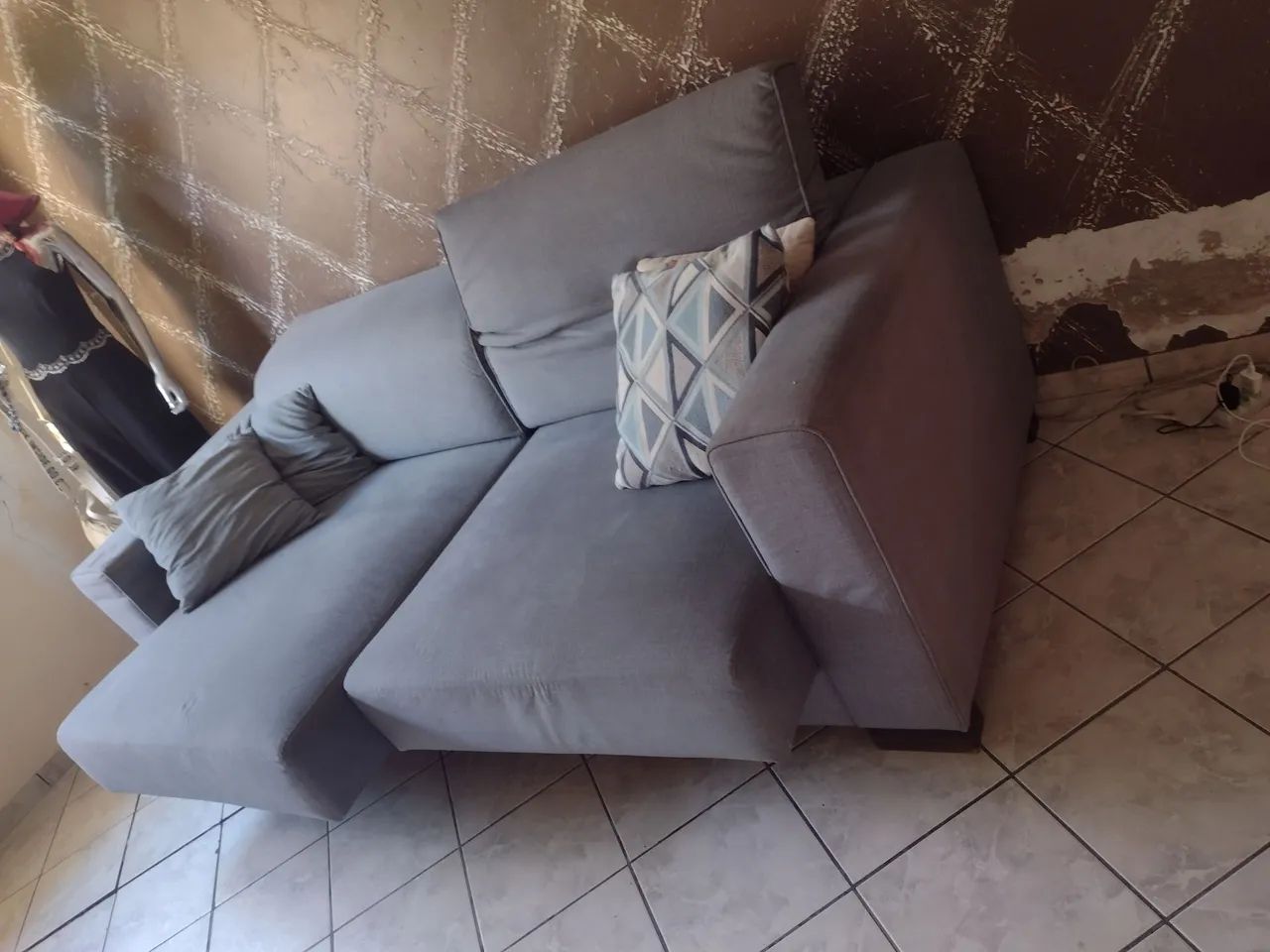 Sofá grande retrátil cinza  - Foto 2