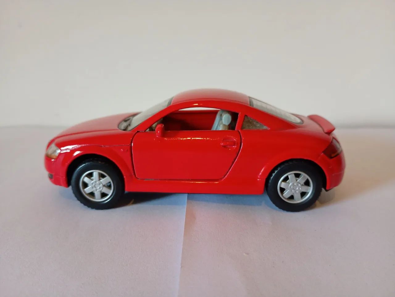Kinsmart - Miniatura Audi TT - Valor Unitário  - Foto 2