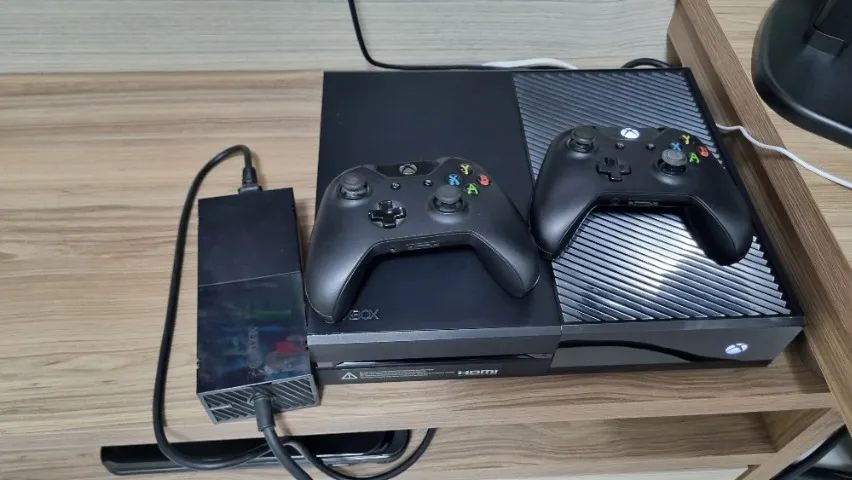 Console Xbox One fat 1TB + 2 controles + headset Hyperx Cloud Stinger Core Preto - Foto 4