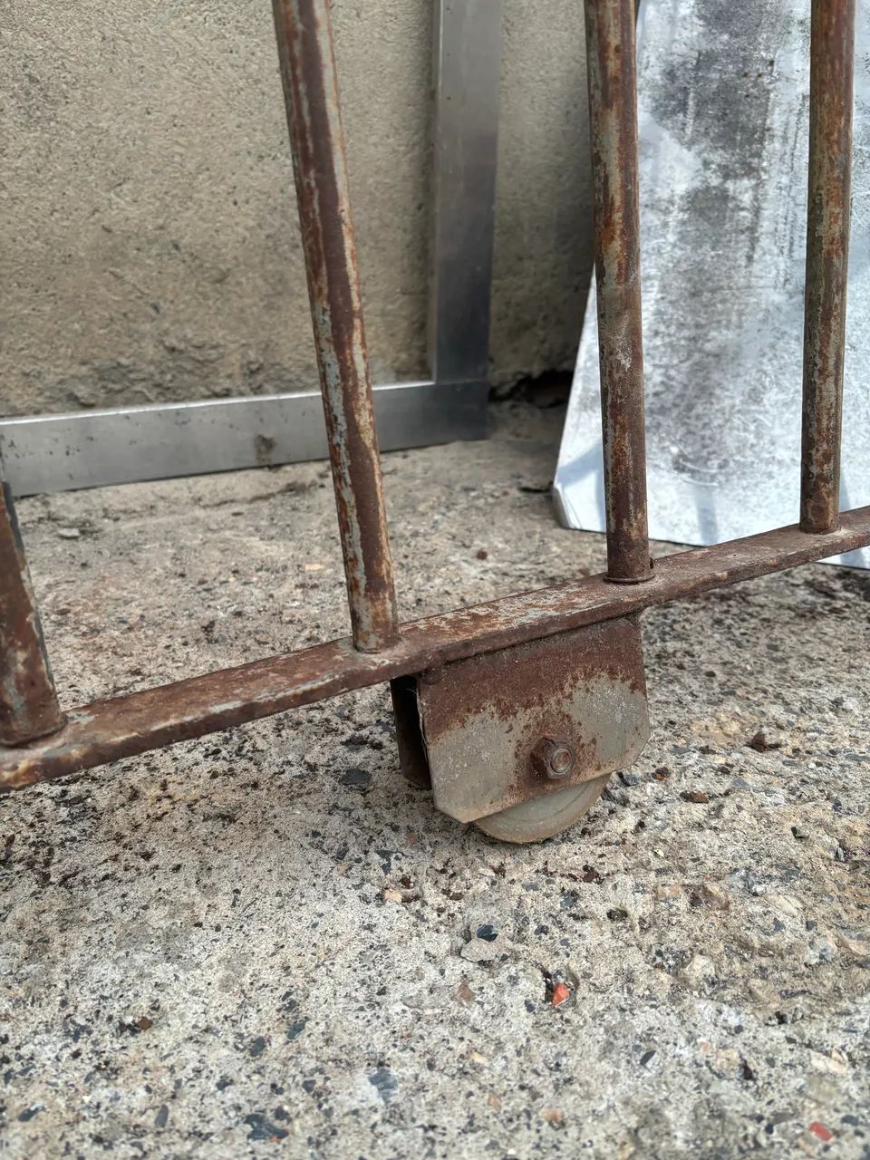 Portão usado maciço  - Foto 4