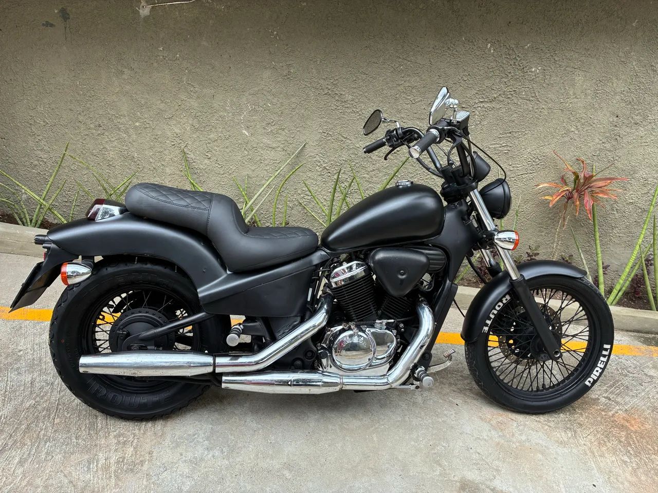 Shadow 600 Modelo 2001