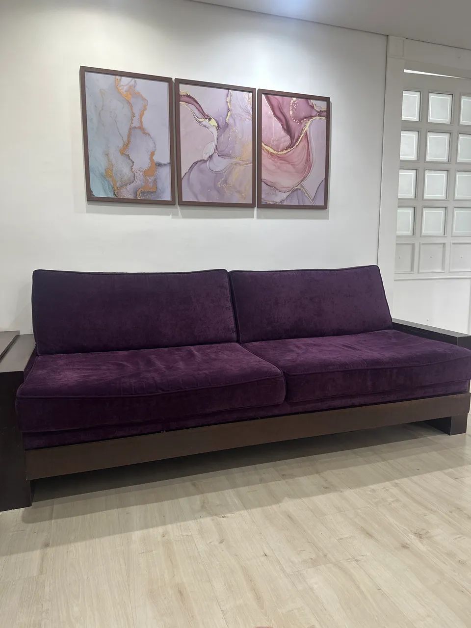 Sofá 4 Lugares em Veludo Roxo 2,14 m - Sob Medida