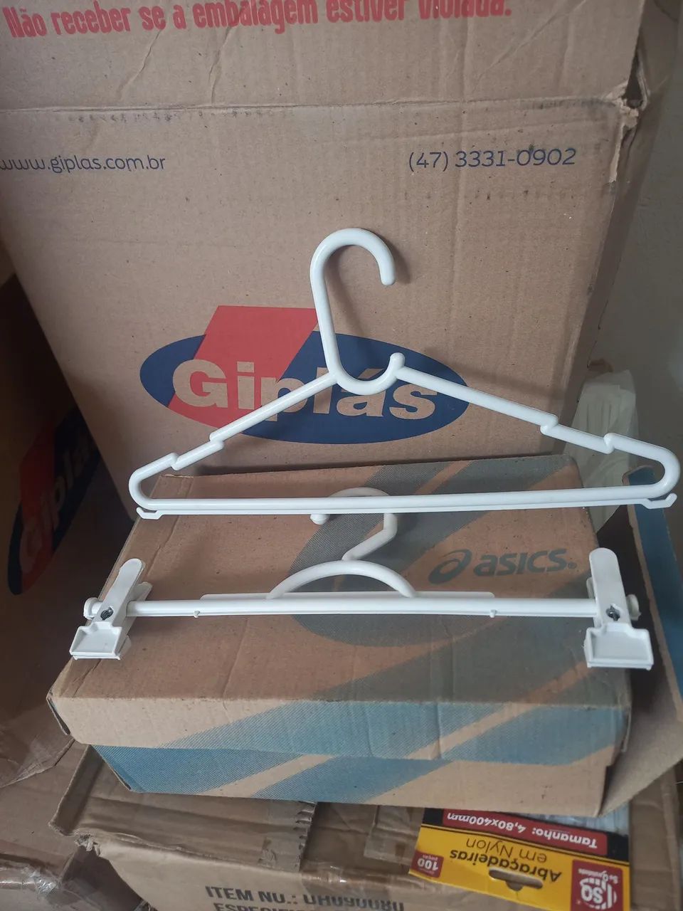 Vendo cabide 50 unidades