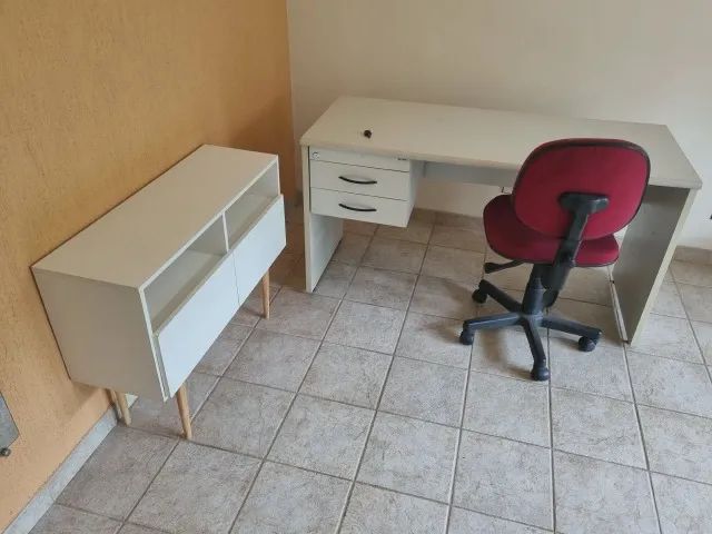 Kit recepção escritório com mesa, aparador a cadeira