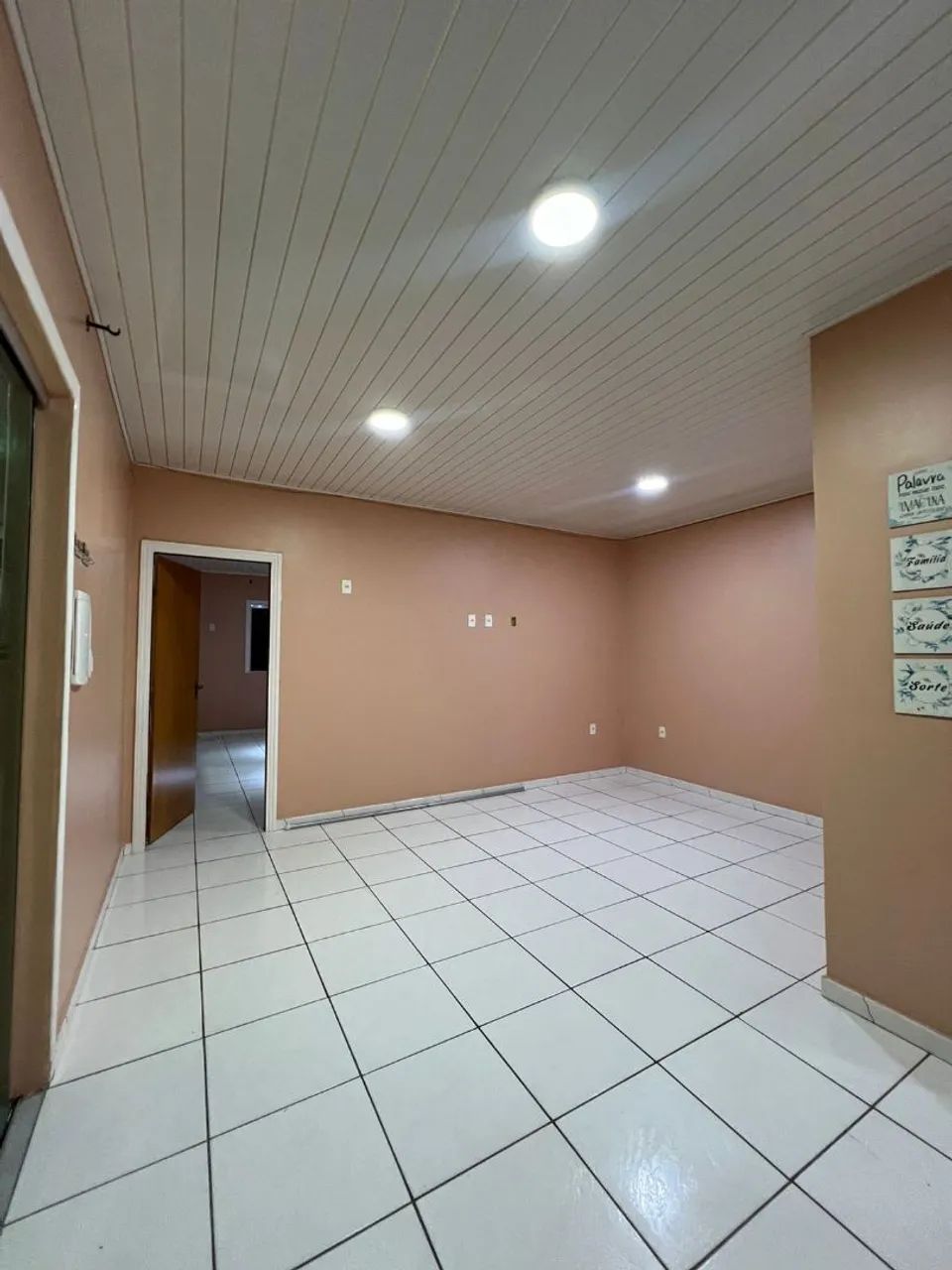 CASA A VENDA COM VILA DE APARTAMENTOS.  - Foto 2