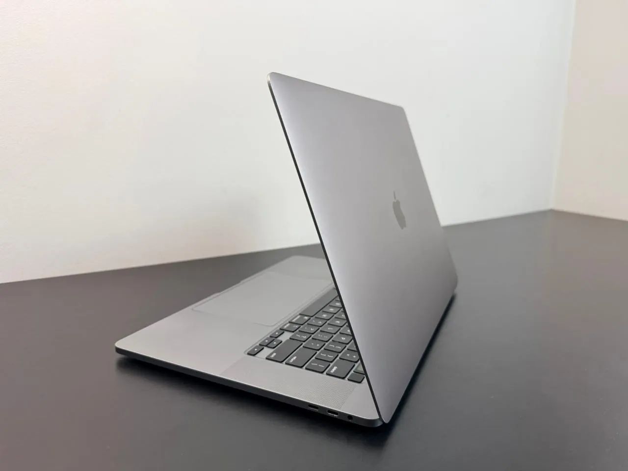 Macbook Pro 16インチ 16GB Apple Macbook Pro (16 polegadas, Intel Core i7, 512 GB de SSD