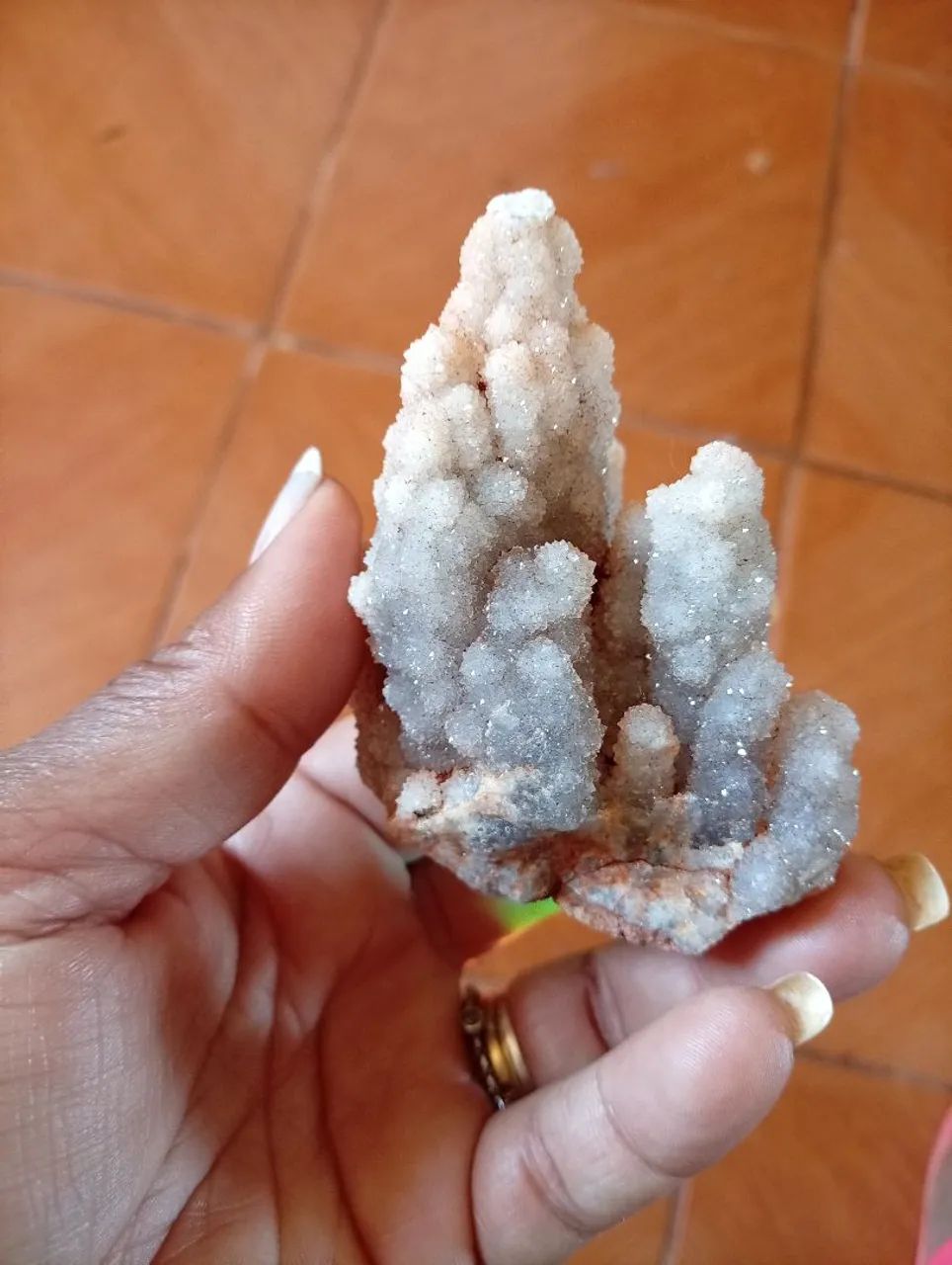 Ágata Uva lilás+ rosé botrioidal,com brilho fino e formato natural de castelo  - Foto 4
