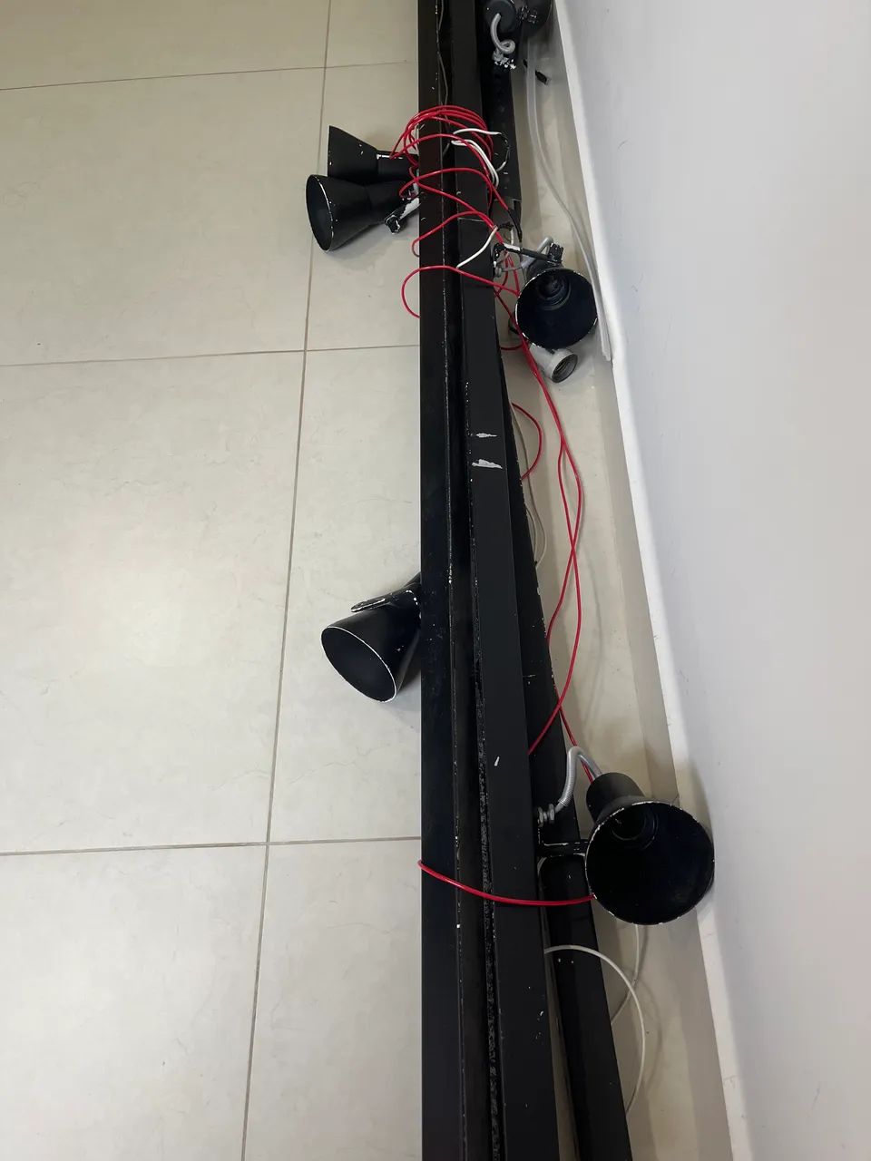 Iluminação trilho + spot (3m cada)  - Foto 2