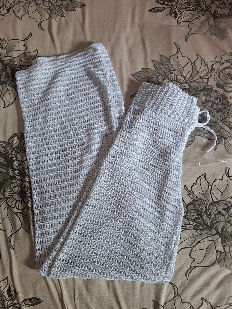 Calça Nova Crochê (M) - Nunca Usada - Foto 4