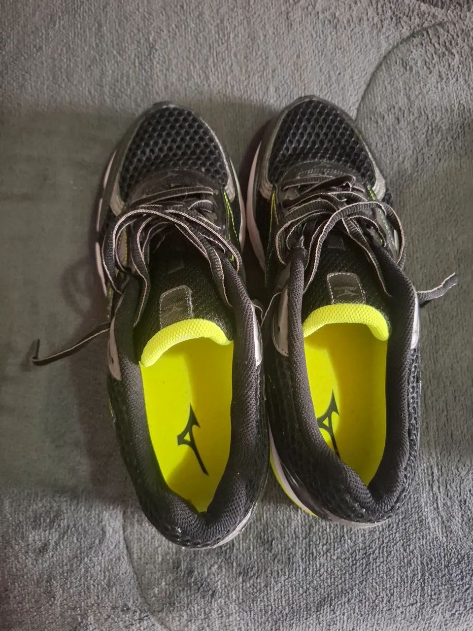 TENIS  ( MIZUNO e PUMA )
