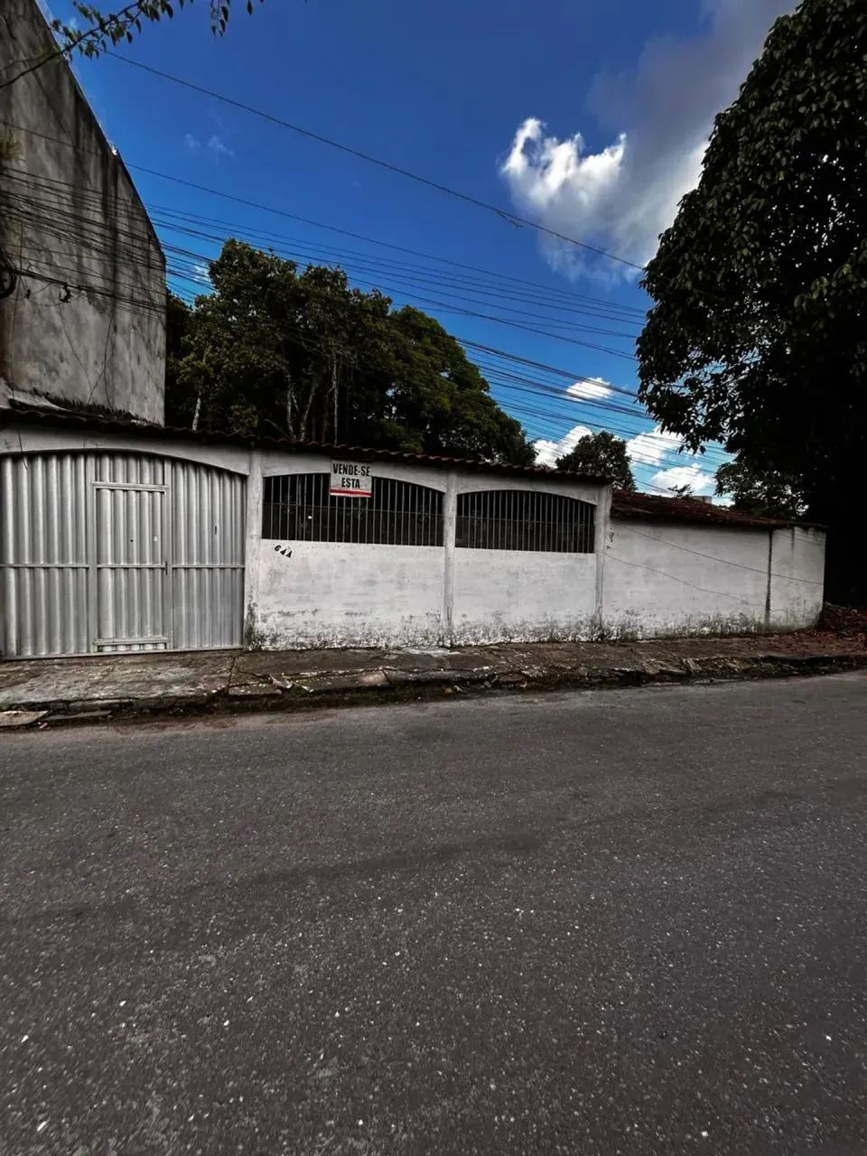 Casa térrea espaçosa com 02 quartos Centro - Ananindeua - PA