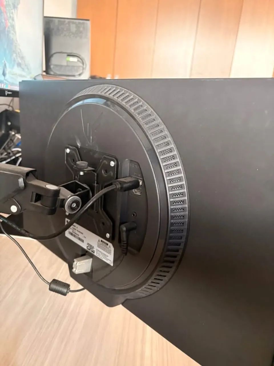 ? **LG UltraGear 24" 180Hz + Braço Articulado Xtrike-Me** - Foto 2