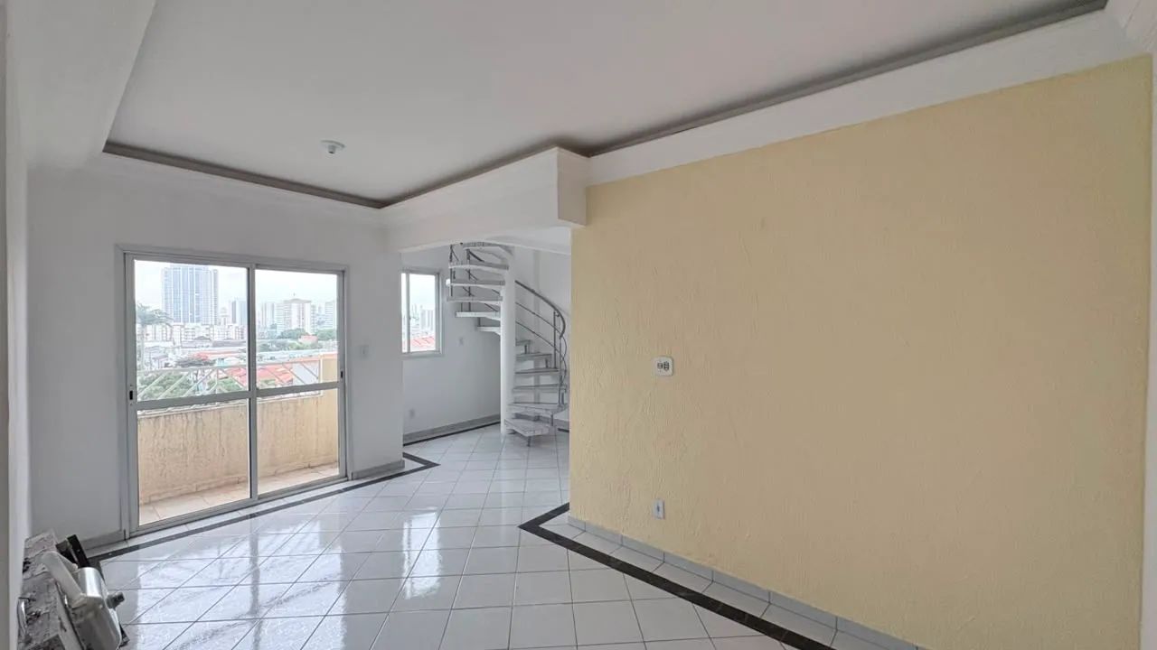 Cobertura à venda com 200m², 3 quartos e 2 vagas