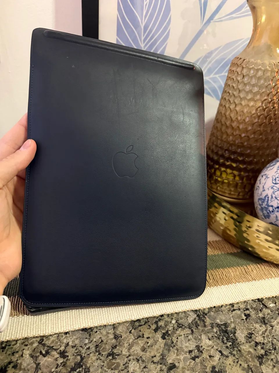 iPad 7 128Gb + Apple Pencil + Teclado Smart keyboard + Case em Couro - Foto 4