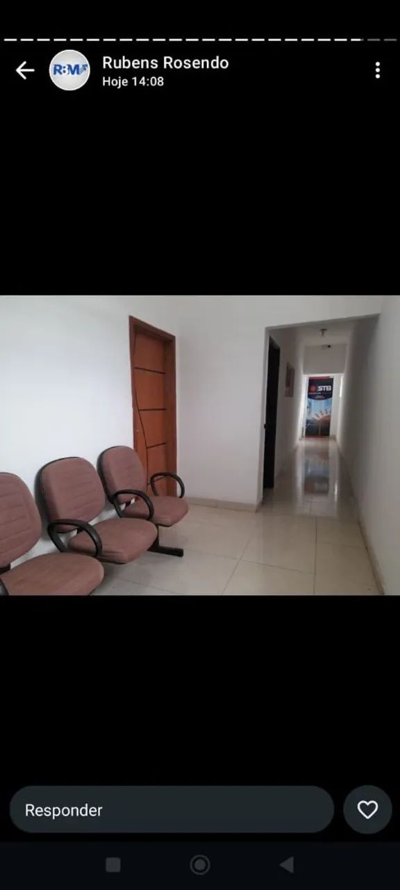 Prédio inteiro disponível para venda.