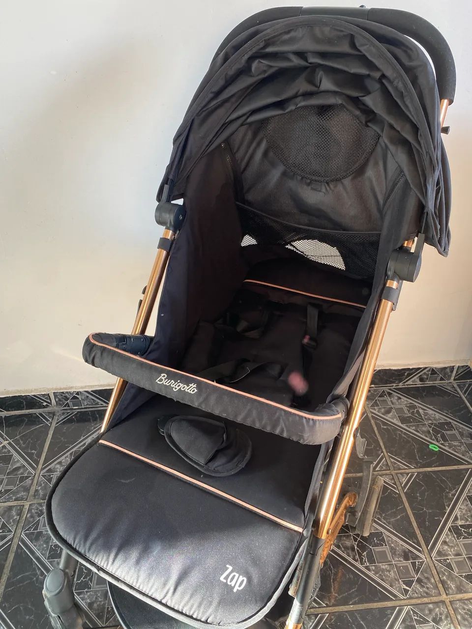 Carrinho de bebê + bebê conforto