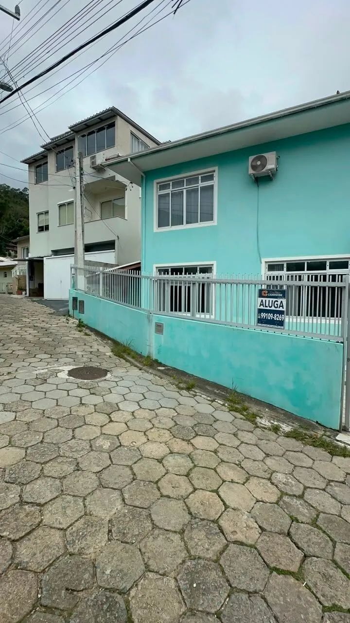 Apartamento Com área externa em Costeira do Pirajubaé, Florianópolis/SC