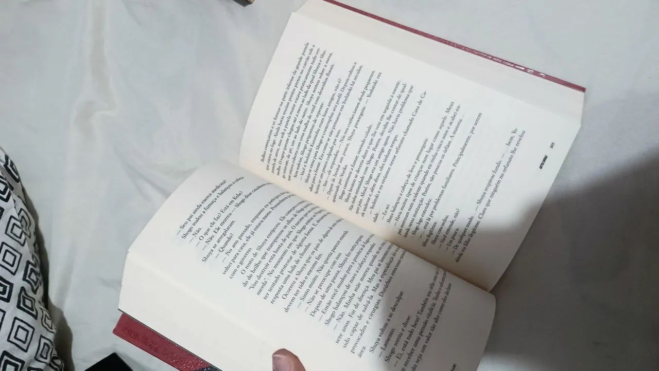 LIVRO BATTLE ROYALY  - Foto 4