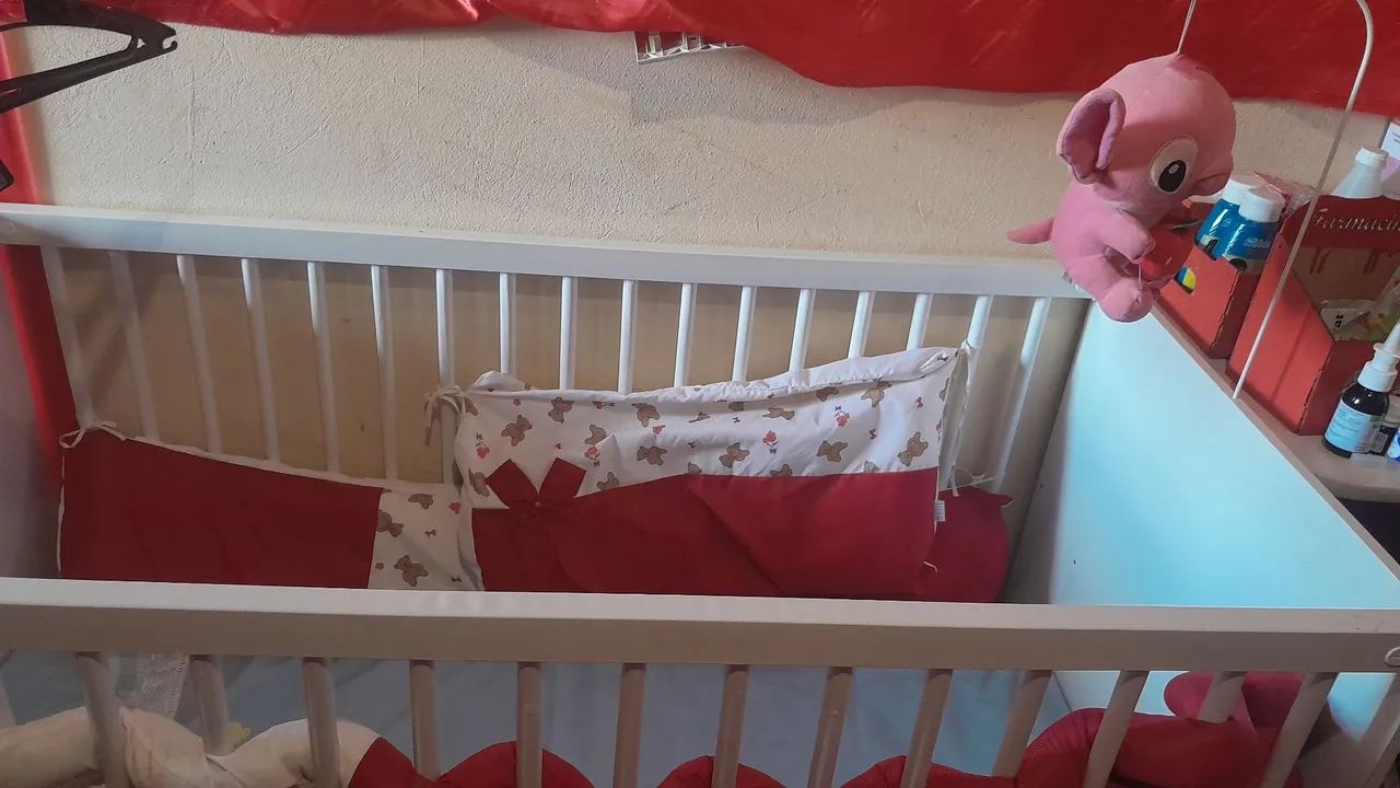 Berço grande  vira cama 