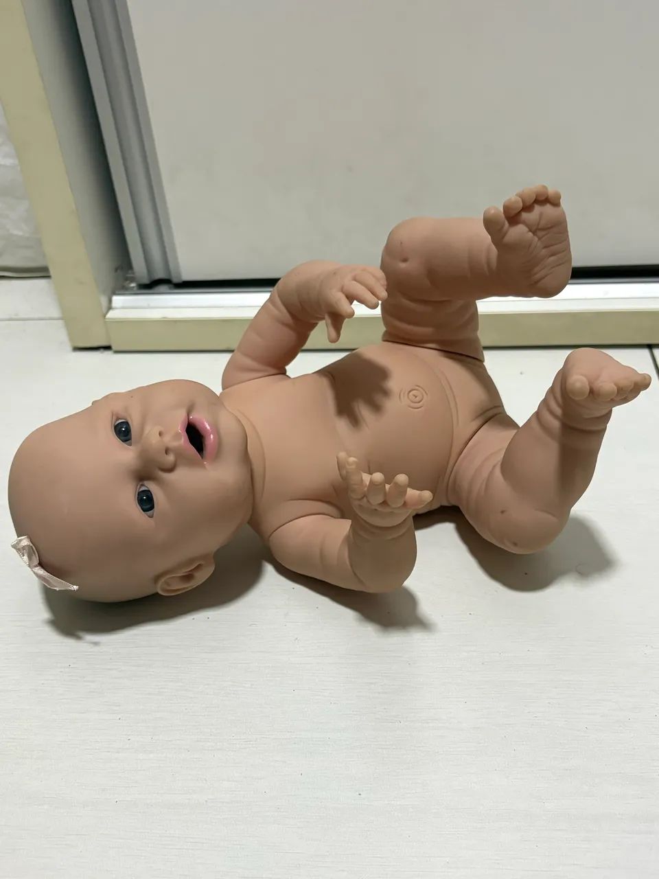 Lote com duas bonecas bebê em vinil  - Foto 2