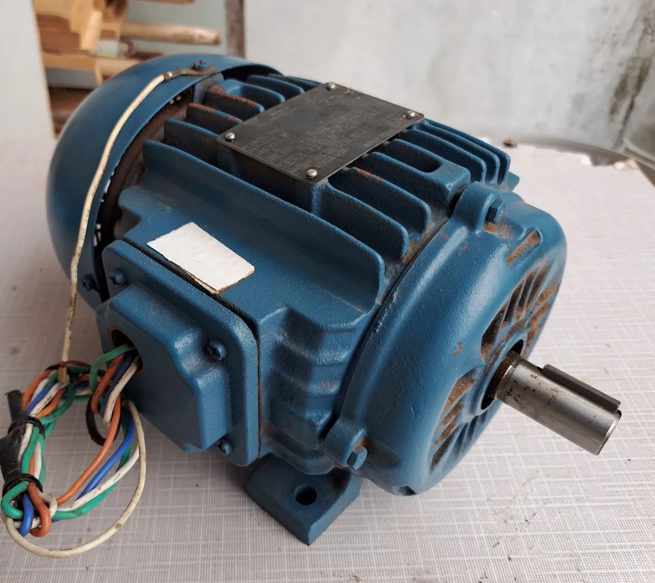 Motor trifásico 2 CV