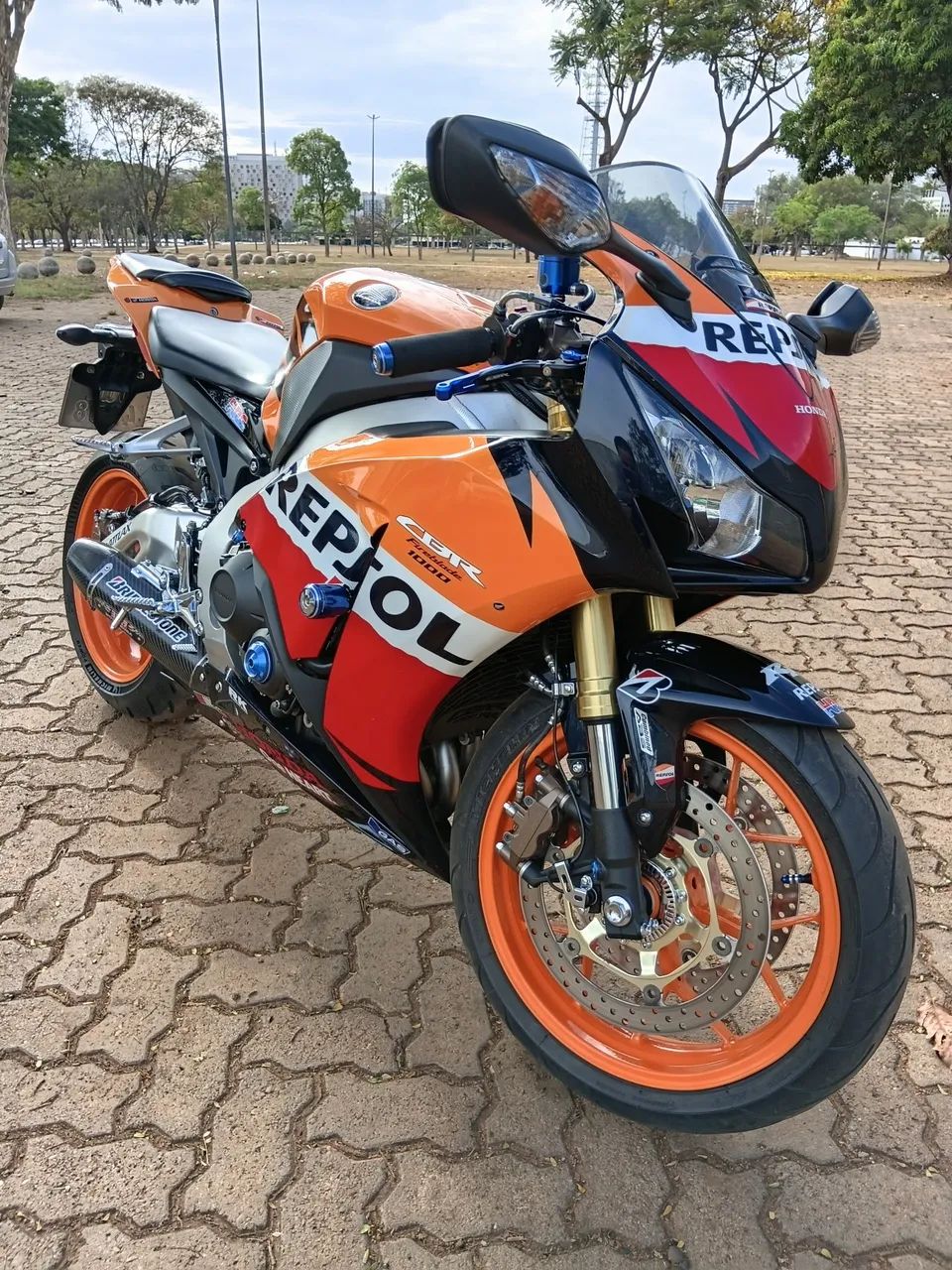 CBR 1000 Fireblade Repsol  com ABS