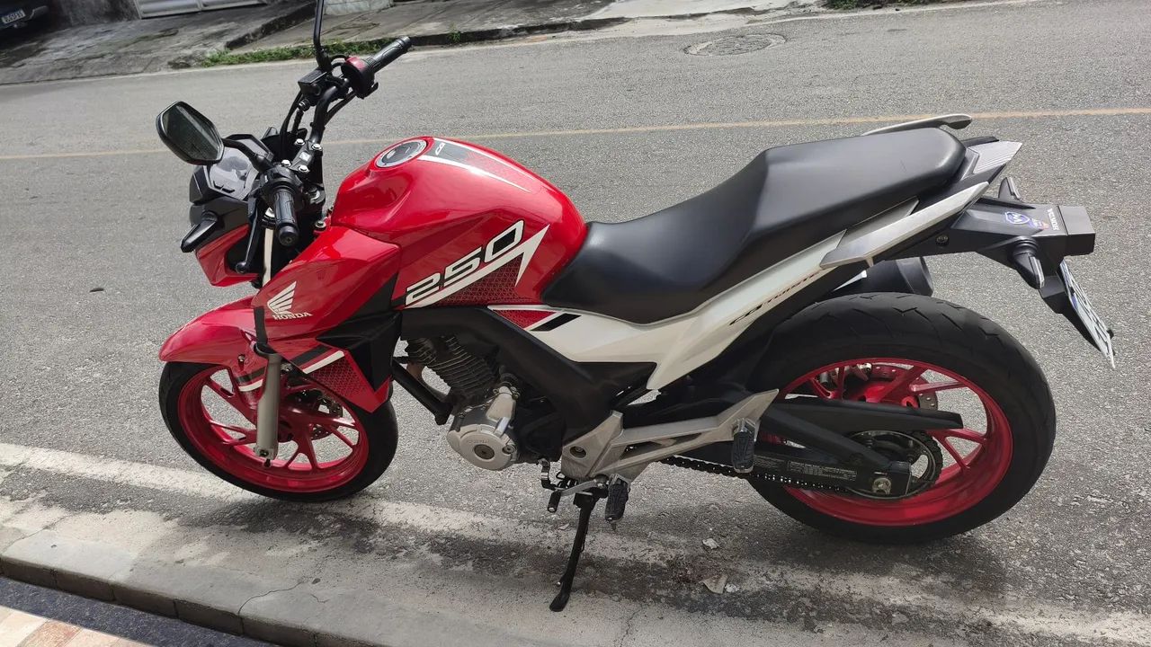 Moto de mulher única dona  - Foto 3