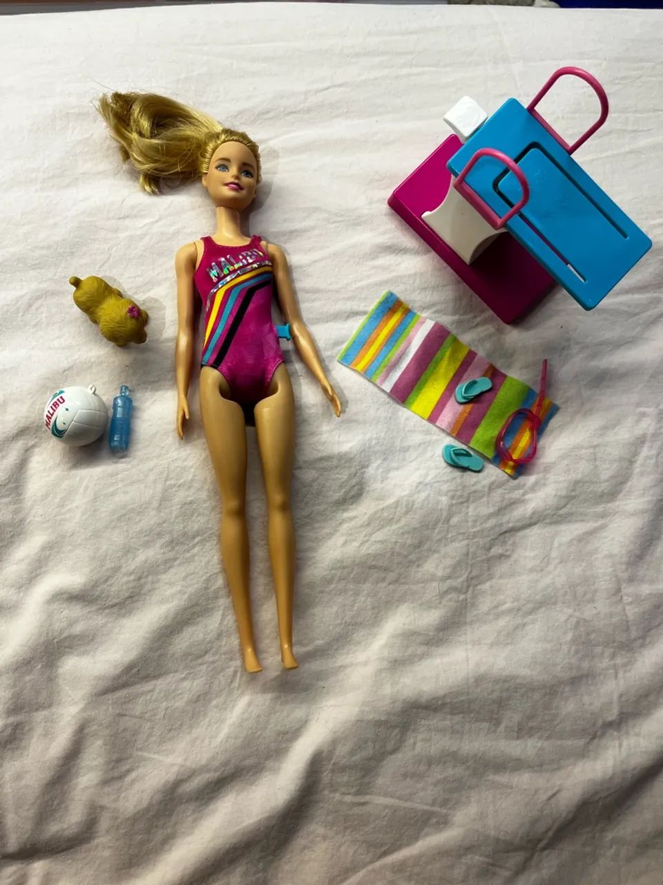 Barbie Nadadora com acessórios 