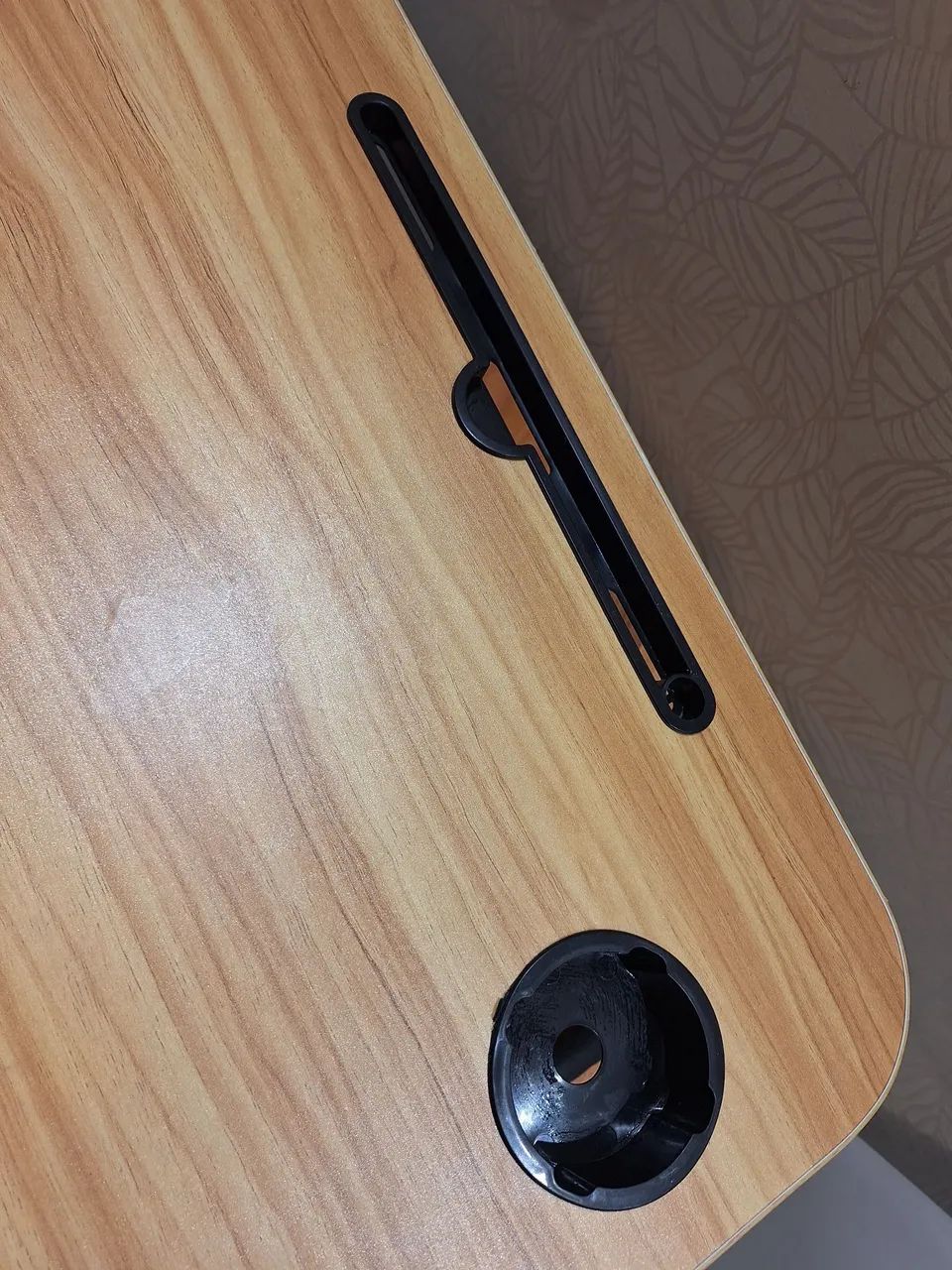 Mesa Dobrável para Notebook com Porta-Copo - Foto 4