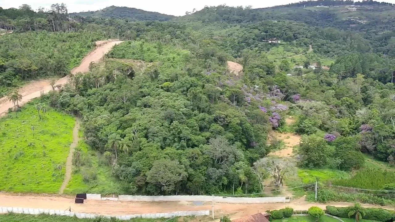 Lotes em loteamento planejado com excelente localização - Foto 2