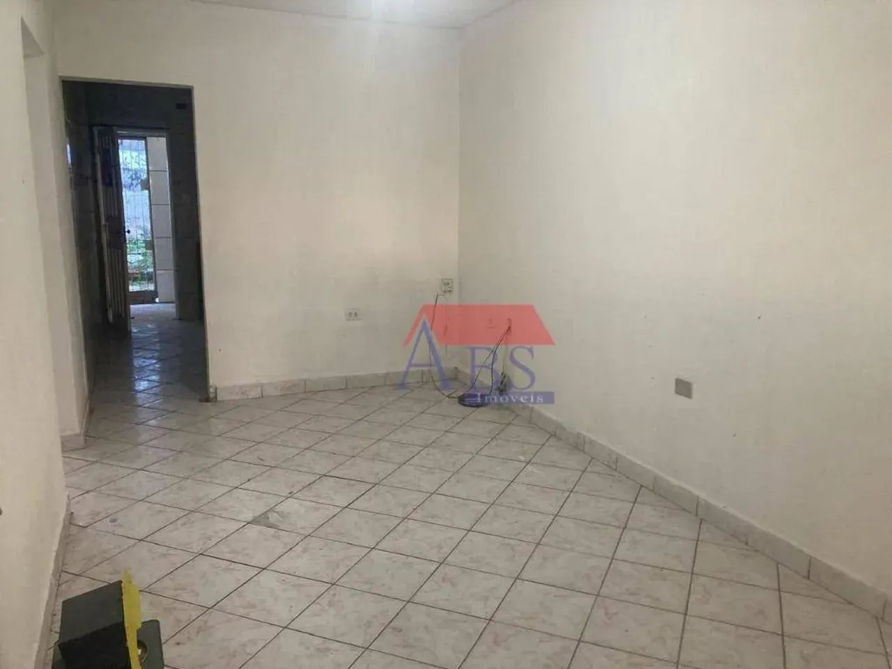 Casa com 3 dormitórios. Aceita FGTS e financiamento.