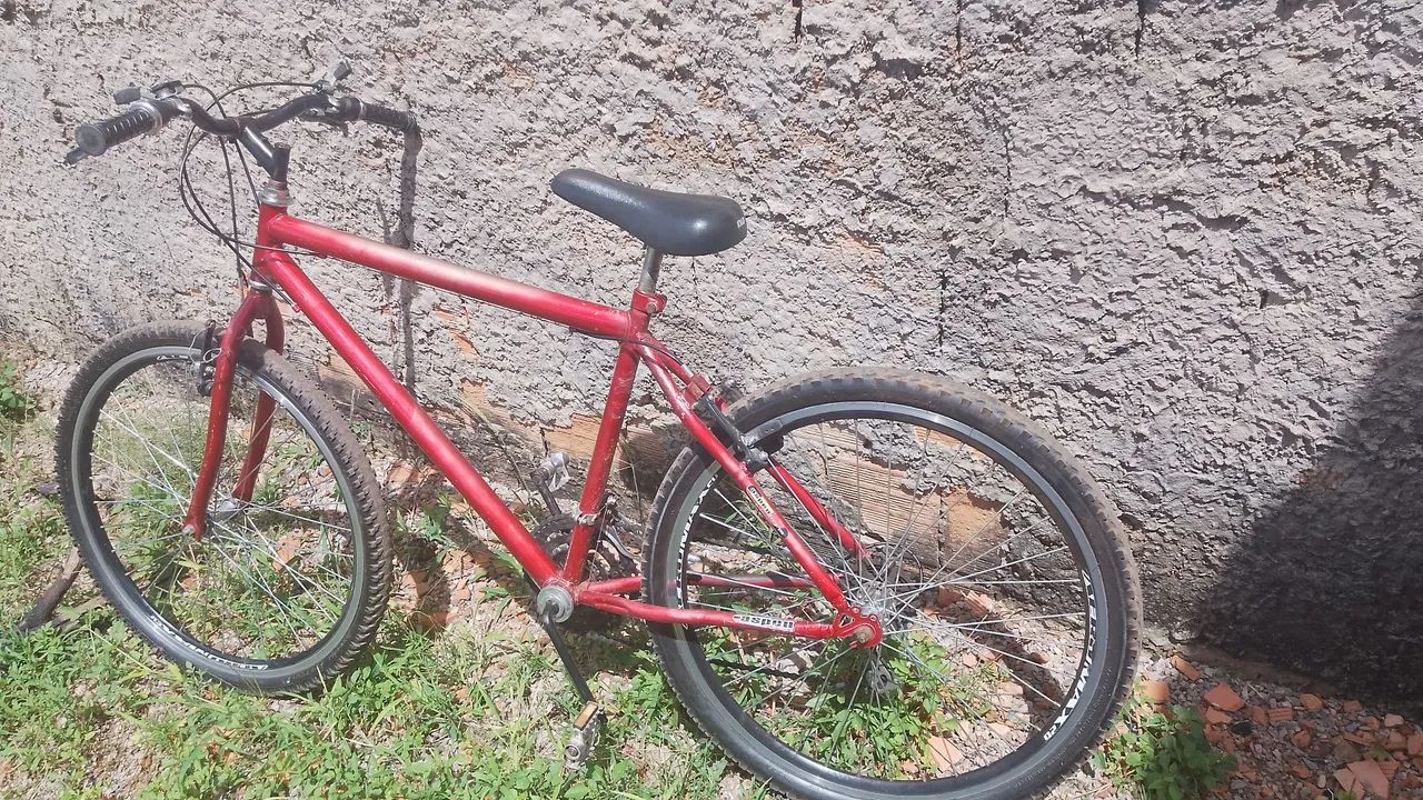 Vende-se bicicleta aro 26 c/ marcha 