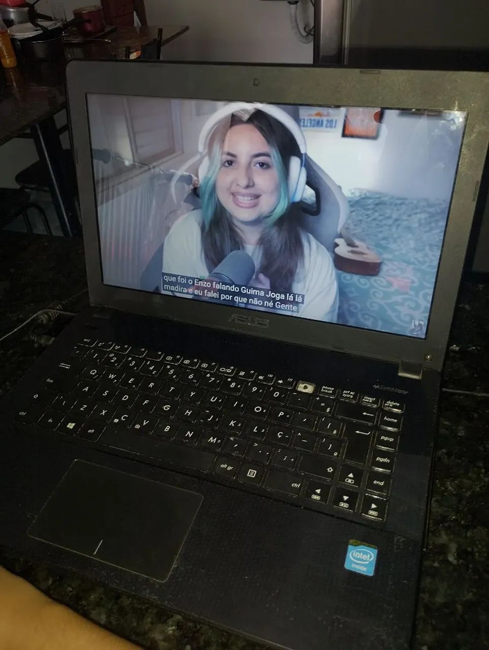 Notebook Asus funcionando perfeitamente entrego