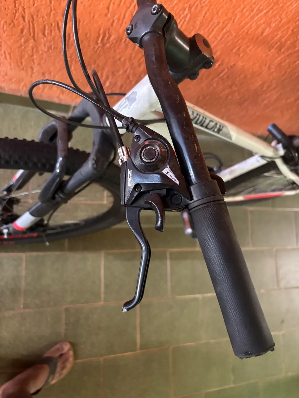 Vendo Bicicleta Caloi Vulcan- Aro 29 - Foto 4