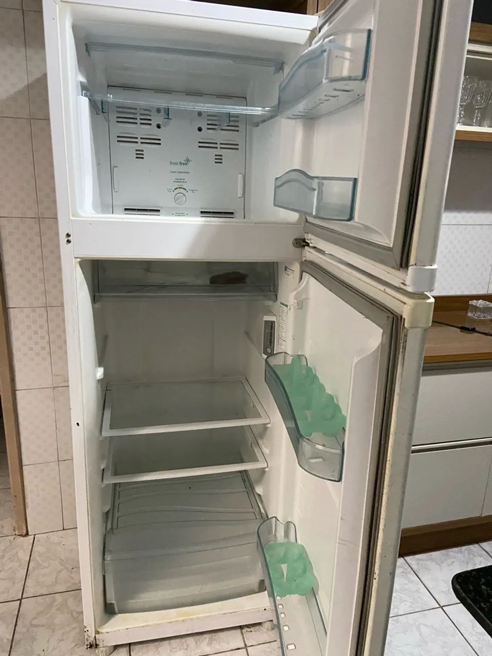 Geladeira duplex Frost free com defeito  - Foto 2