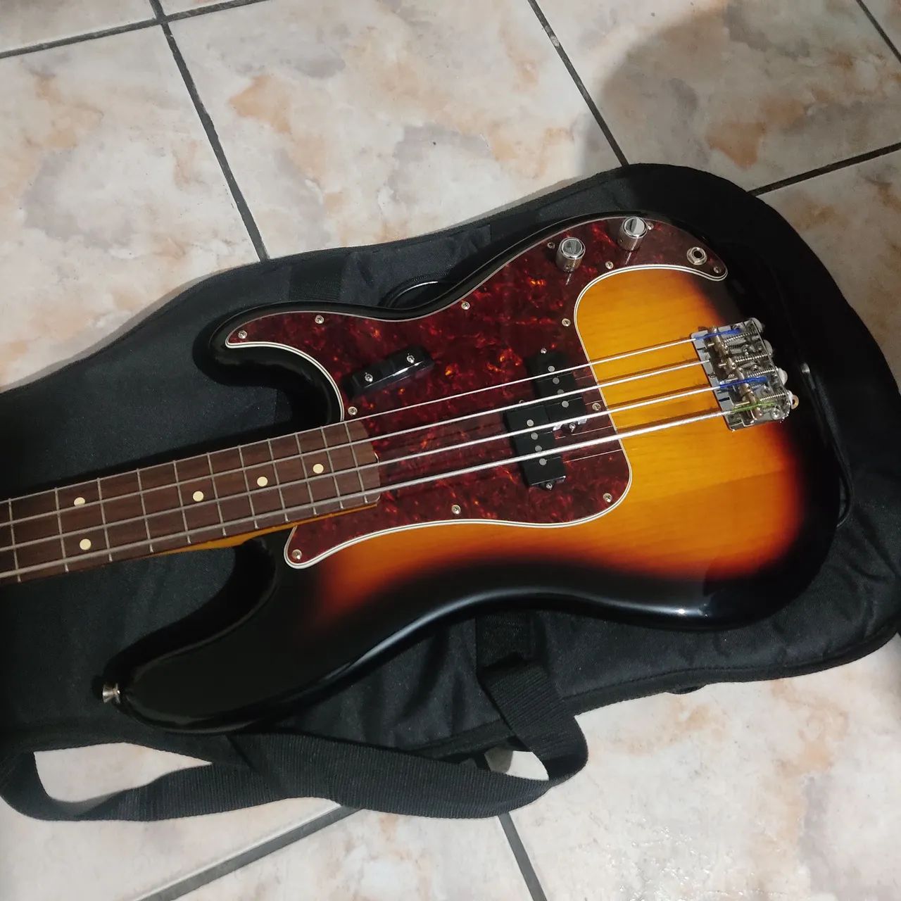 Fender Vintera II 60's Precision Bass 2023 - Foto 2
