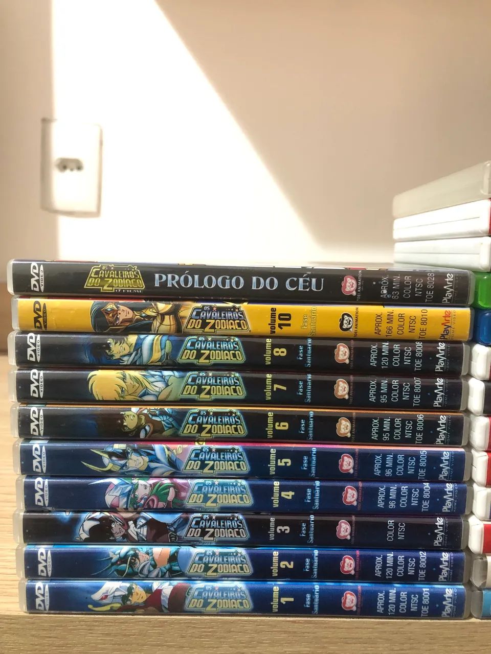Lote 23 DVD Cavaleiros do Zodíaco Disney Pixar Dreamworks - CDs