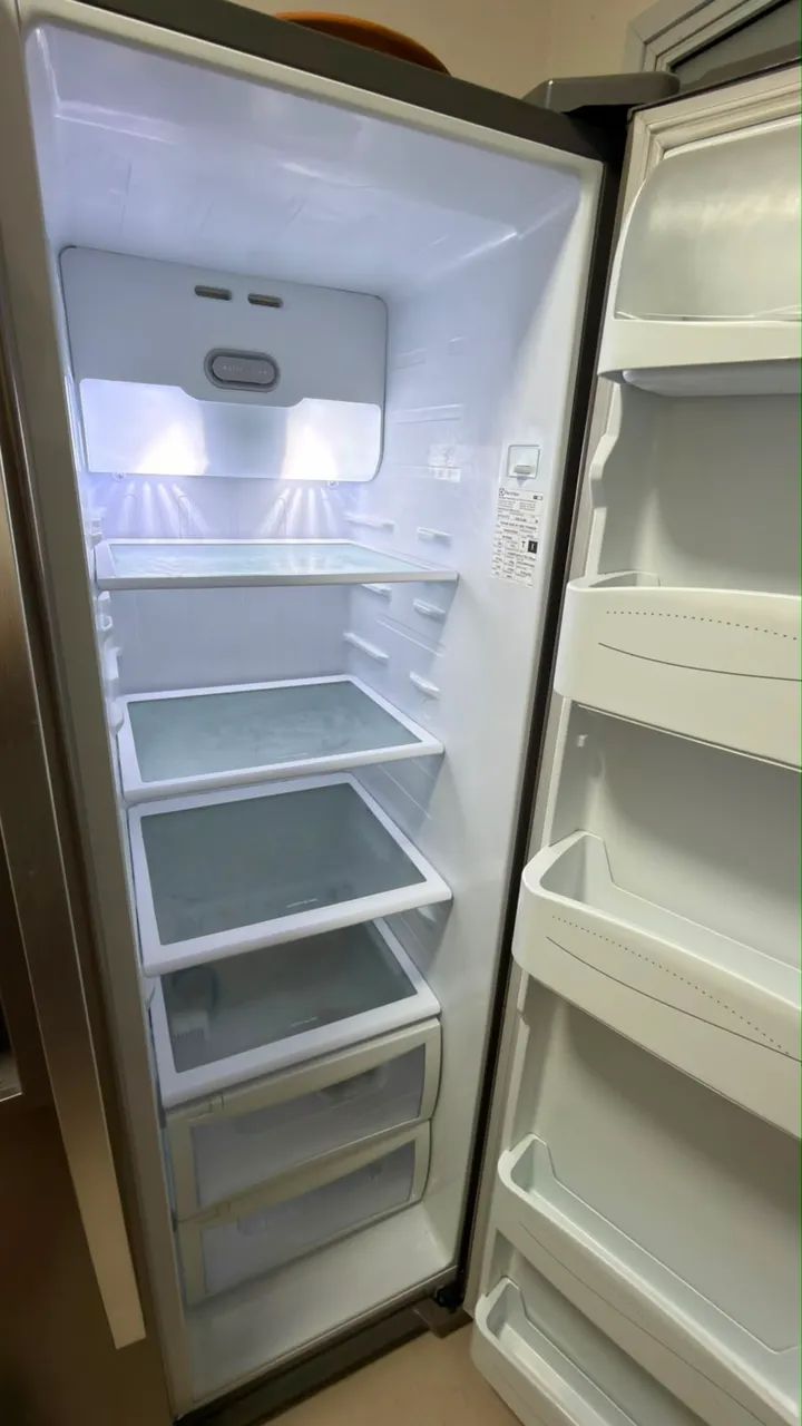 Geladeira Electrolux Side by Side Titanium - Foto 2