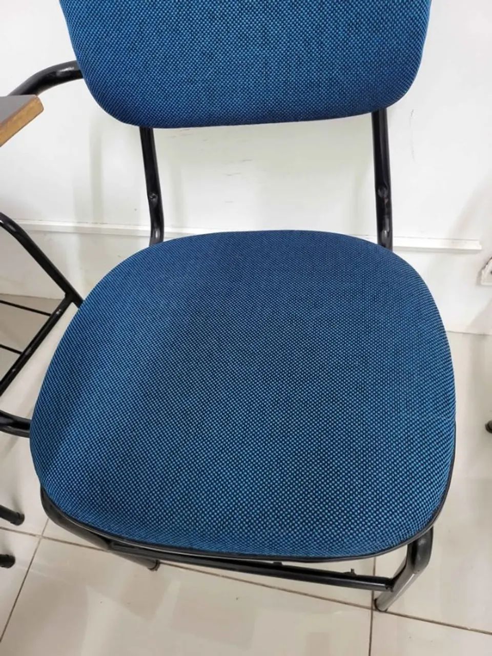 Lote 7 Cadeiras Universitárias com Prancheta - Foto 3
