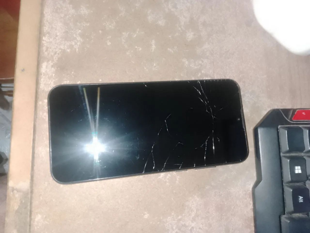 Motorola E6i usado com marcas na tela - Foto 3