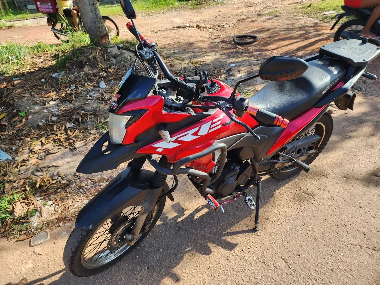 Vendo moto semi nova 