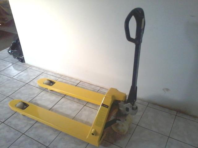 Vendo paleteita semi nova 2500kg - Foto 2