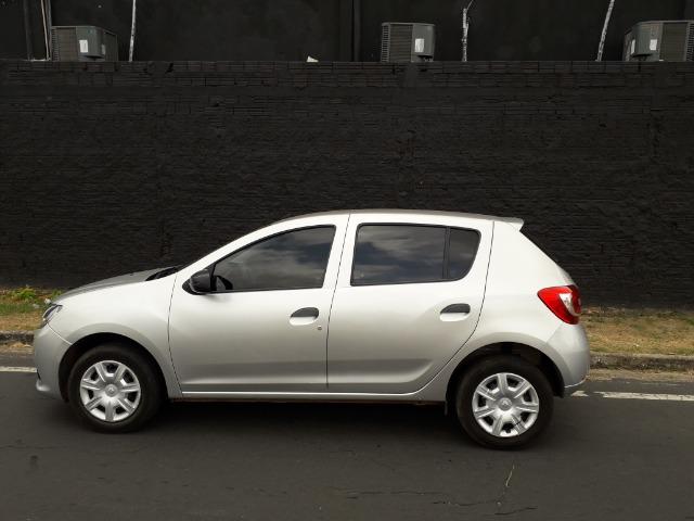 Sandero 17/17 completo R$27.900,00 FONE *